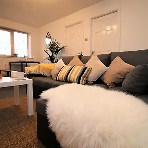Thesiger Court - Free Private Parking - By Promise Apartment